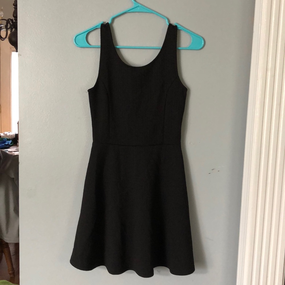 DIVIDED sleeveless dress